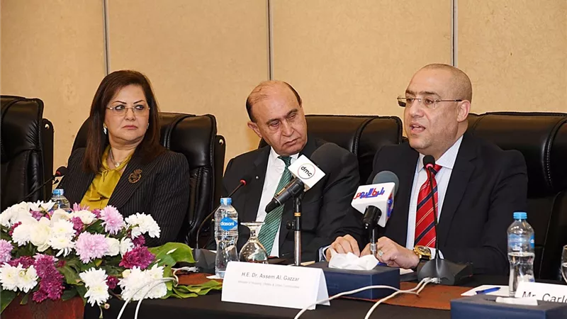الجزار: محور قناة السويس يؤدي دوراً حيويا ويمثل فرصة ذهبية للمستثمرين