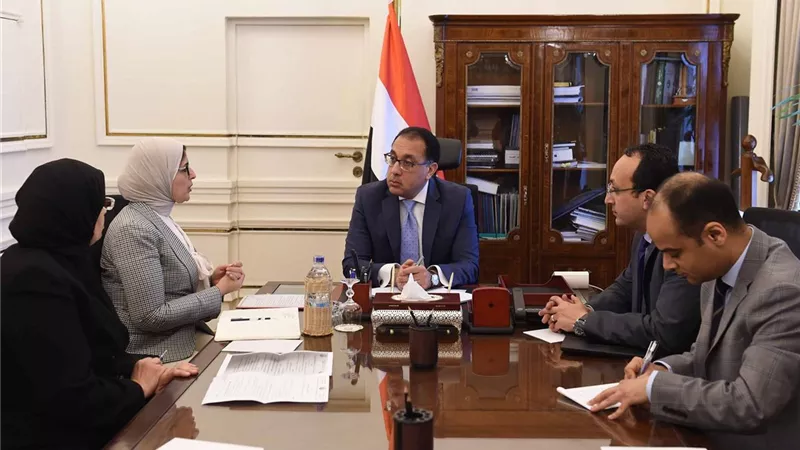 رئيس الوزراء يتابع تنفيذ مبادرة علاج مليون مواطن إفريقي من فيروس 