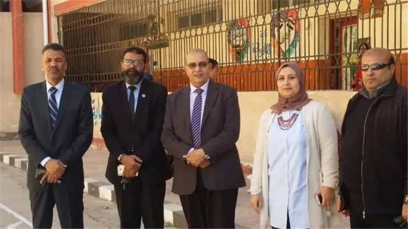 باهي يشهد دورى العباقرة ودورى كرة القدم بمدرسة بورسعيد الرسمية لغات