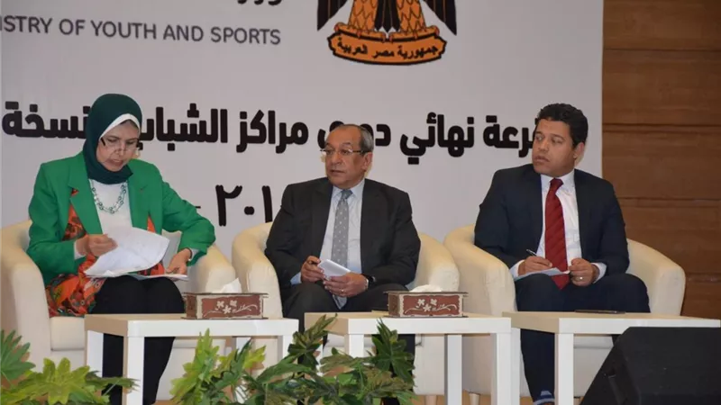 صبحى يواجه التحديات التى تعرقل سير العمل بمديريات الشباب والرياضة