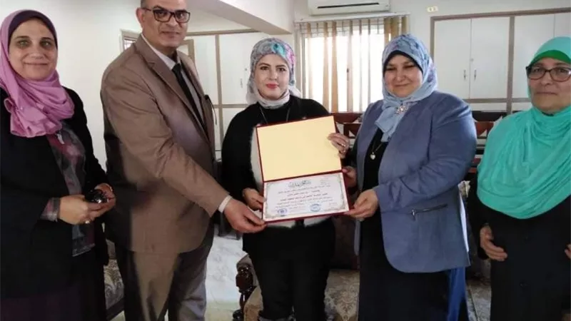 تعليم السويس يكرم الفائزة بالمركز الأول في مسابقة 