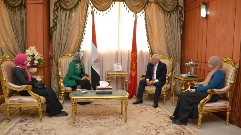 رحلة عمرة للأم المثالية وبناتها ببورسعيد