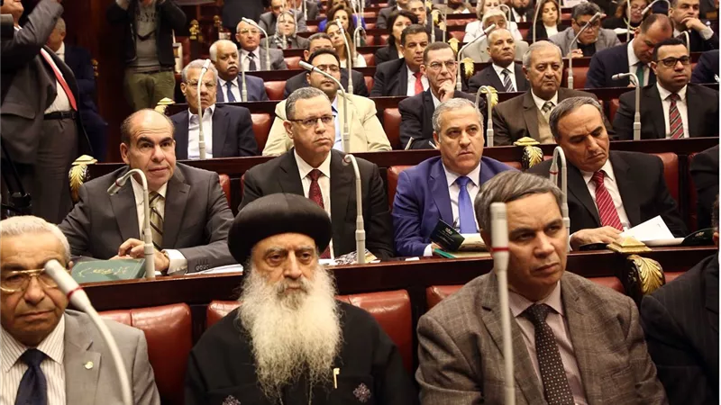 عميد حقوق القاهرة: حرية المنافسة تتطلب عدم اقتصار الرئاسة علي مدد محددة