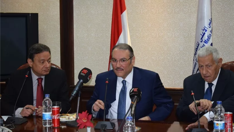 التفاصيل الكاملة للقاء السفير السعودي وقيادات الصحف بالأعلى للإعلام