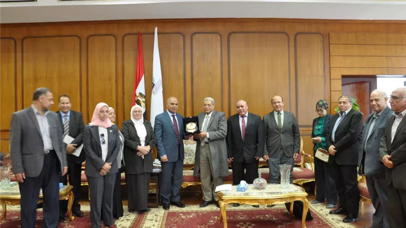لجنة قطاع علوم الحاسبات والمعلومات بالمجلس الأعلى للجامعات تتفقد كلية الذكاء الإصطناعي بجامعة كفر الشيخ