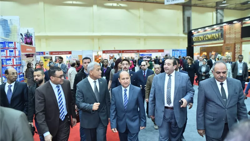 وزير التجارة يفتتح الدورة الـ 52 لمعرض القاهرة الدول