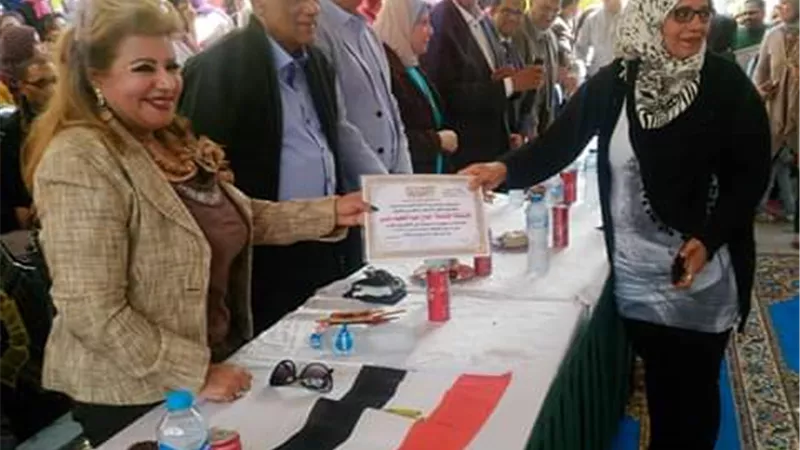 مدارس الإسماعيلية تحتفل بعيد الأم في حضور النواب .. صور