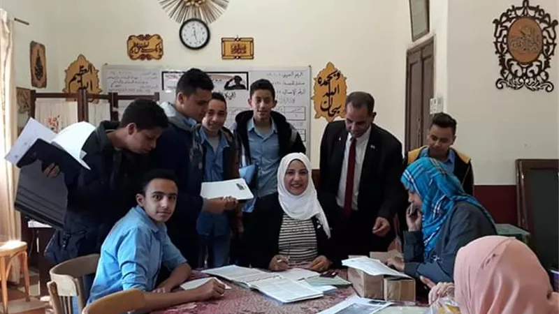 تسليم شرائح التابلت بمدارس الاسماعيلية الجمعه و السبت