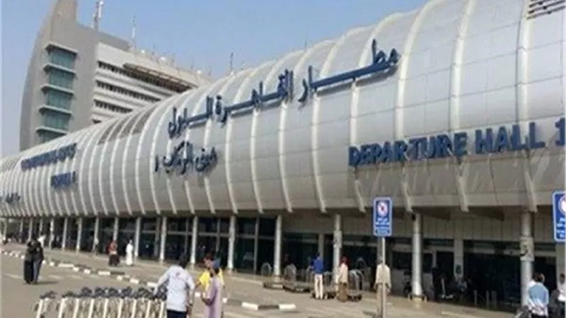 رئيس وزراء العراق يصل القاهرة للقاء السيسي