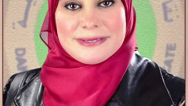 مايسة بدوى خلال جولتها الانتخابية: ضرورة التعاون للارتقاء بمهنة الصيادلة