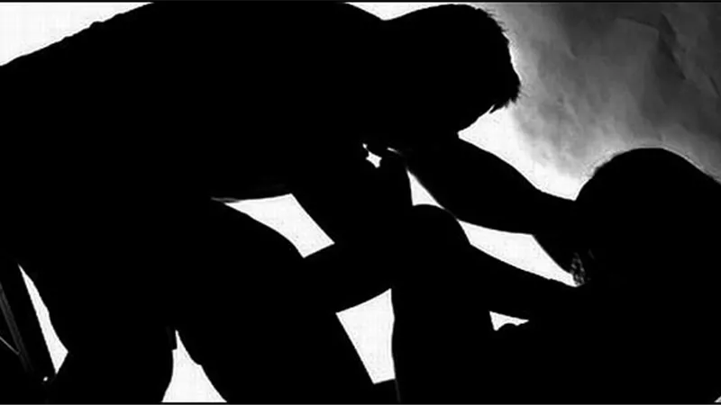 شك في سلوك زوجته فقتلها.. ثم اتهم غسالة الكهرباء