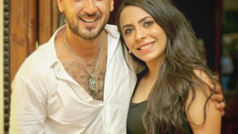 أبطال أبو العروسة حمامة سلام بين محمد مهران وخطيبته .. فيديو وصور