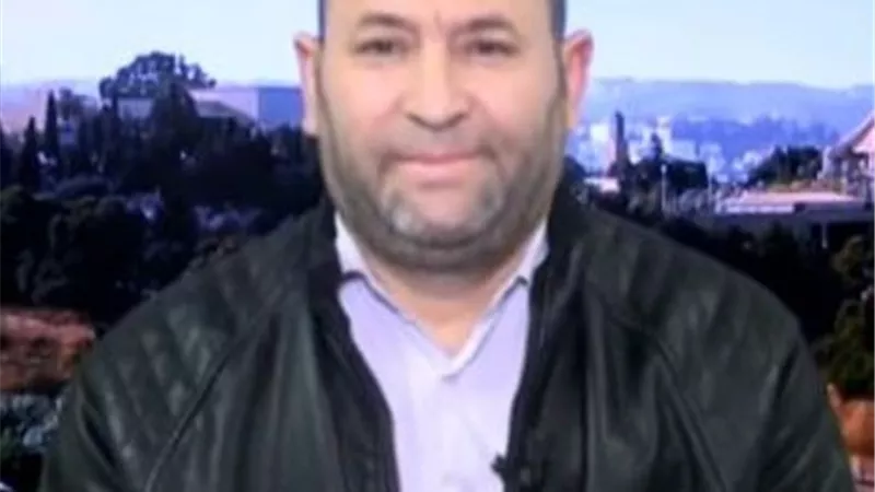 كاتب جزائري: المعارضة تحاول اللحاق بالحراك الشعبي وبلورة مطالبه.. فيديو