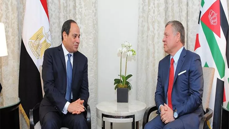 السيسى يلتقى عاهل الأردن ورئيس وزراء العراق لتعزيز العمل العربي المشترك