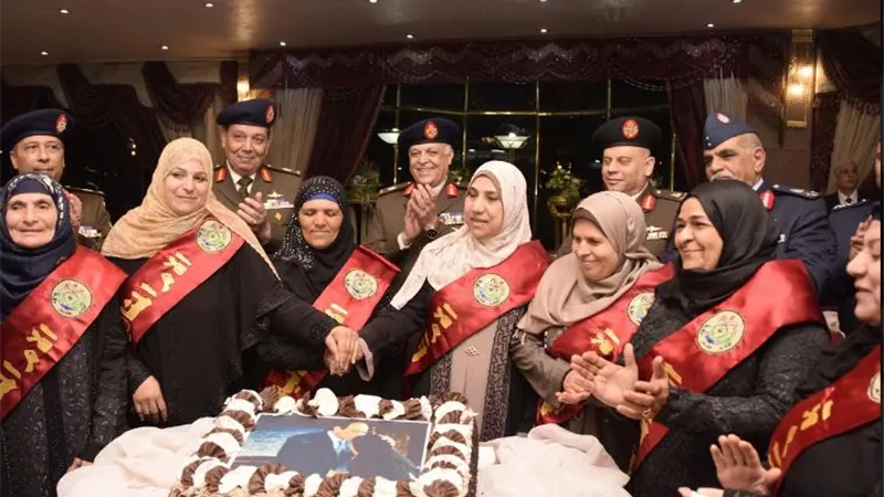 القوات المسلحة تحتفل بتكريم الأم المثالية والأب المثالي