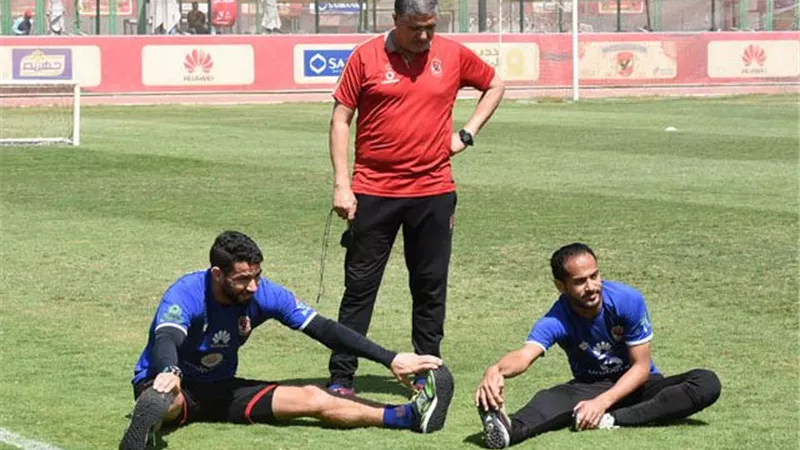 لاسارتى يطمئن على عودة نجمى الاهلى قبل القمة