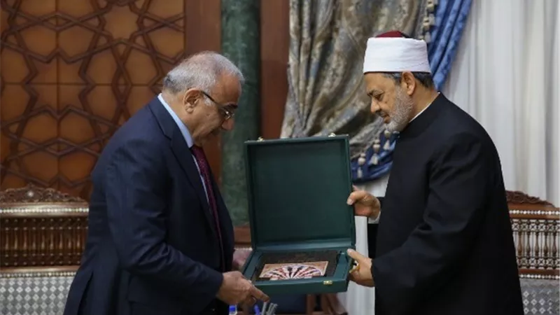 الإمام الأكبر: الأزهر الشريف يفتح أبوابه لكل العراقيين