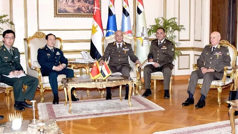 الفريق أول محمد زكى يبحث مع وزير دفاع الصين مجالات التعاون المشترك