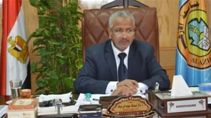 نائب رئيس جامعة الازهر بأسيوط ينفى ما تردد عن واقعة اختفاء احدى الطالبات ويؤكد: مجرد شائعات