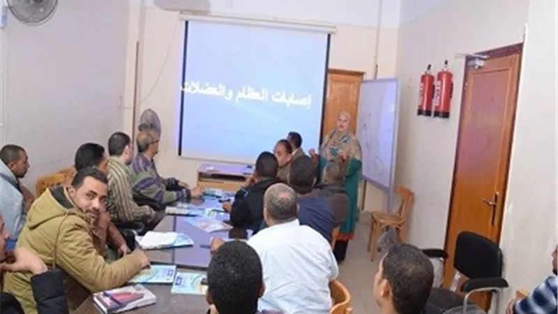 التدريب التمريضى بجامعة سوهاج يواصل دورات 