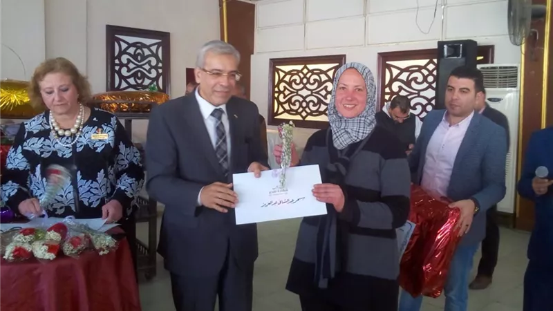 لأول مرة .. تكريم جميع المتقدمات للقب الأم المثالية بتعليم القليوبية