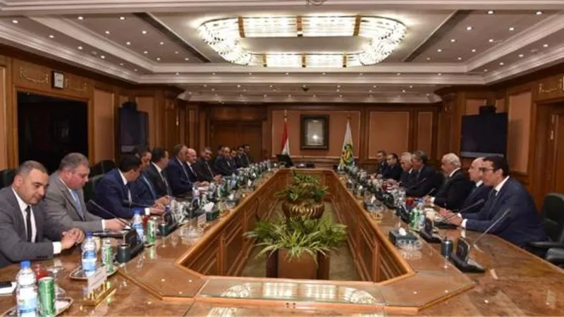 رئيس الرقابة الإدارية يلتقى رئيس مجلس إدارة غرفة التجارة الامريكية بمصر