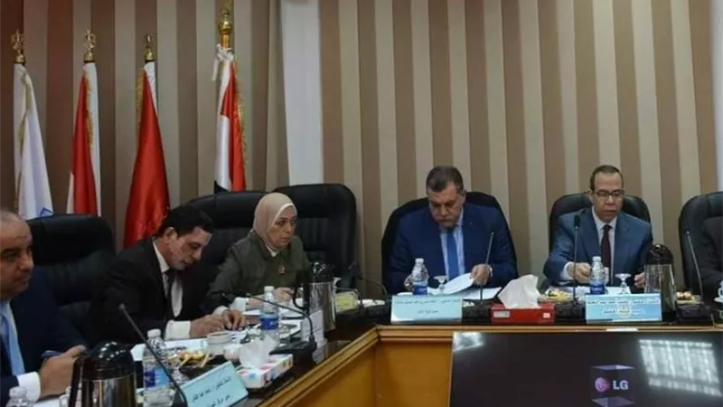 منحة600جنيه للعاملين بالجهاز الإداري لجامعة بورسعيد