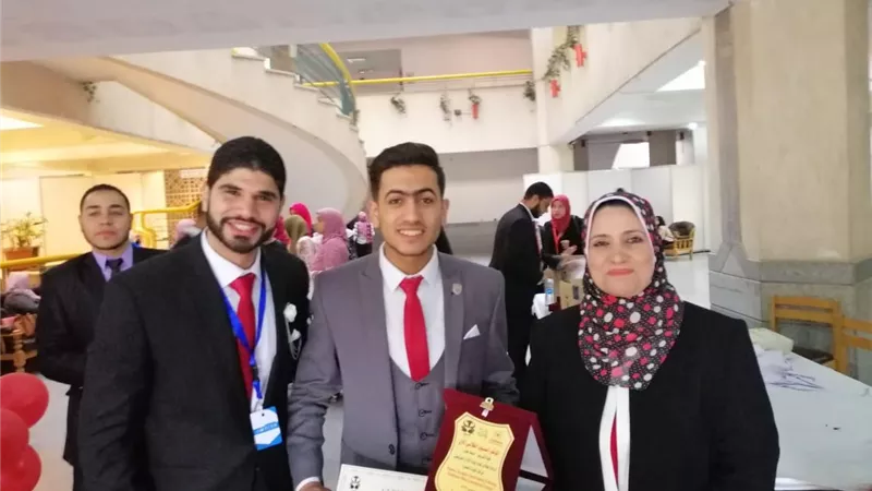 جامعة دمنهور تحصل على المستوي الأول فى الأبحاث العلمية بمؤتمر جامعة حلوان
