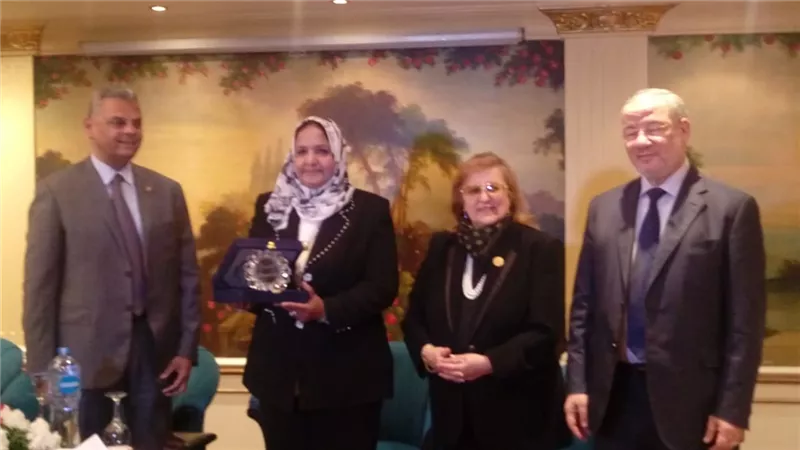 الاتحاد المصري للتأمين يكرم الرائدات في القطاع