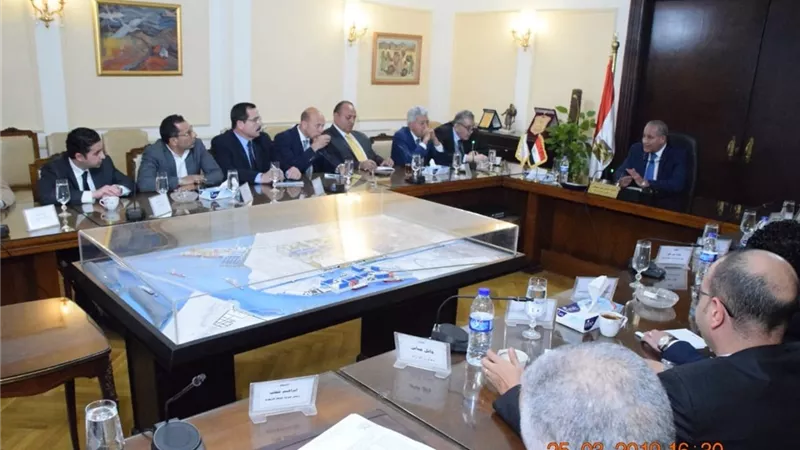 وزير التموين يبحث مع الموردين الاستعداد 