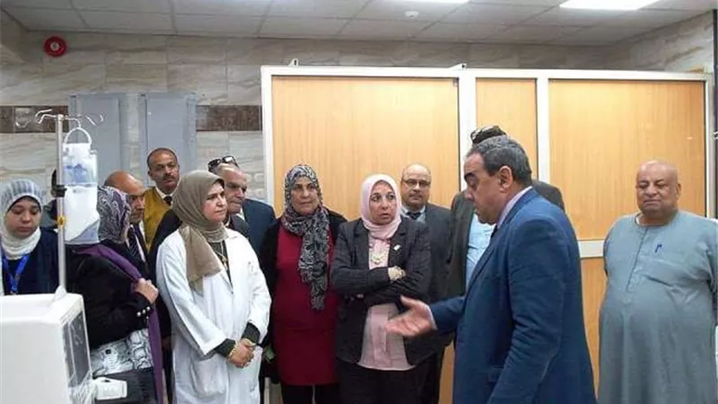 تفقد رئيسة الهيئة العامة للتأمين الصحى مركز الكلى بمستشفى التضامن ببورسعيد بالصور