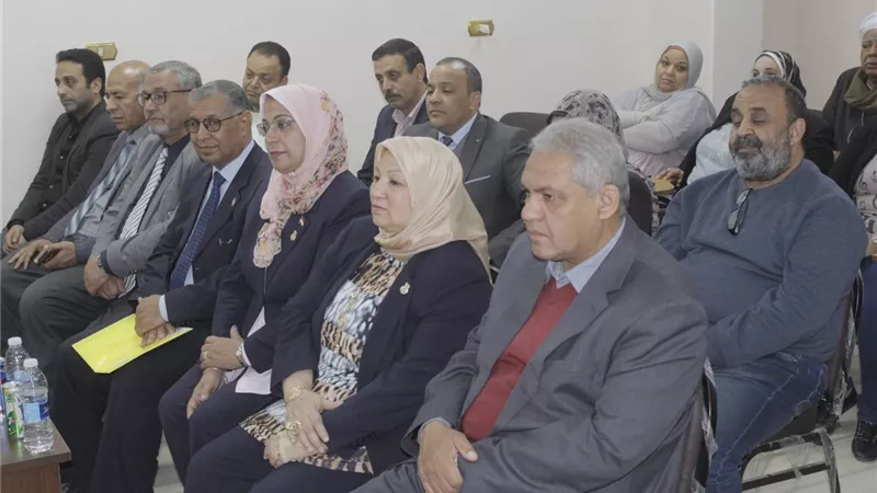 نقابة العلميين بقنا تكرم رئيس جامعة جنوب الوادى