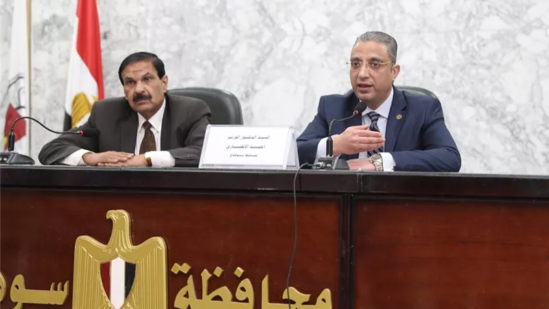 محافظ سوهاج يجتمع بإتحاد شباب الريف والقبائل العربية
