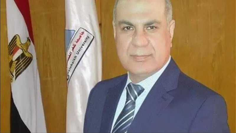رئيس جامعة كفر الشيخ يناقش استعدادات احتفال الجامعة بعيدها الـ 13