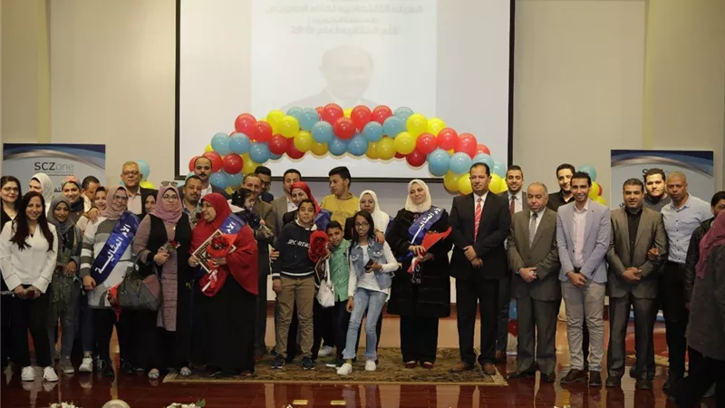 نيابة عن مميش.. شعبان يكرم أمهات المنطقة الاقتصادية المثاليات