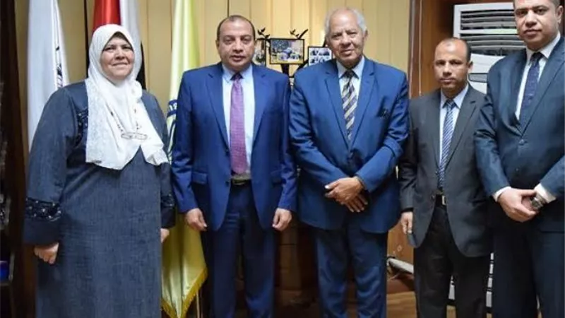 رئيس جامعة بني سويف يستقبل لجنة القياس والتقويم