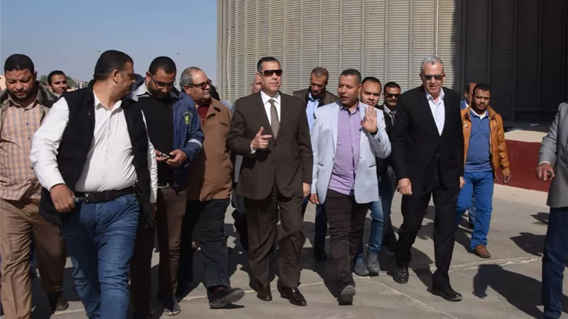 محافظ بنى سويف يتابع استعدادات الصوامع لموسم توريد القمح