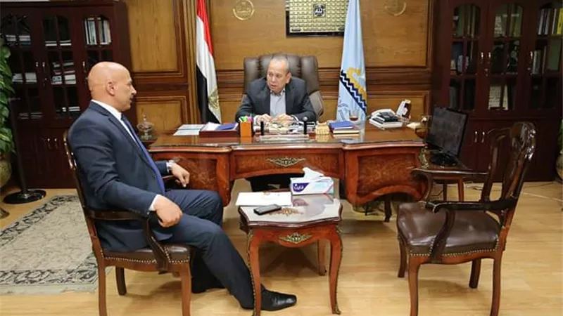 محافظ كفرالشيخ يبحث مع النائب أيمن عبدالله مشاكل وطلبات المواطنين ببيلا