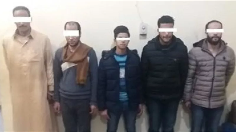 ضبط تشكيل عصابى للنصب والاحتيال على راغى السفر بطرق غير شرعية بالبحيرة