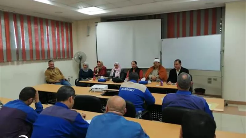 القوى العاملة بالقليوبية تناقش خطورة الزواج المبكر ومكافحة العنف ضد المرأة