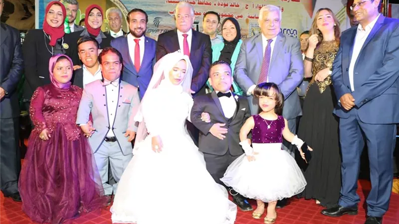 فوده يشهد المهرجان العالمي الثاني لقصار القامة.. صور
