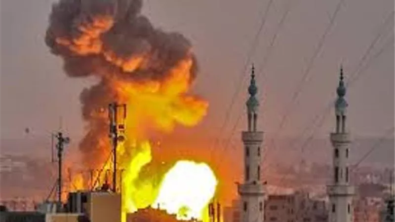الطيران الاسرائيلى يقصف غزة