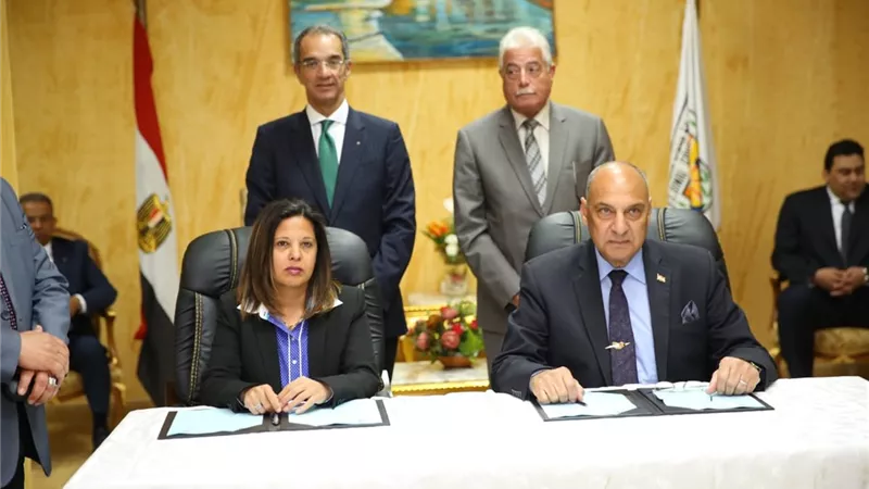 طلعت وفودة يتفقدان مشروعات الاتصالات والمعلومات والبريد بجنوب سيناء