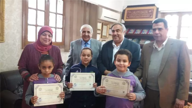 تعليم الخانكة يكرم حفظة آلقرآن الكريم
