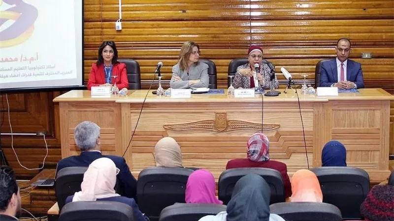 جامعة القاهرة ثاني محطات المرحلة الأولى لمشروع 