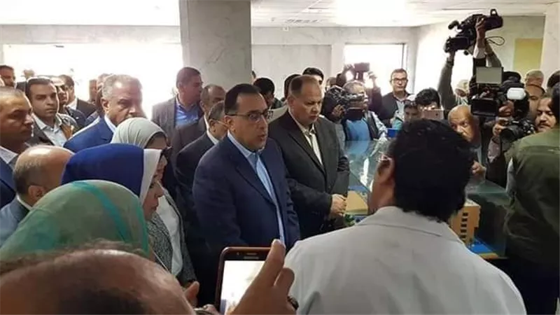 شهر مكافأة للعاملين بالتأمين الصحي بالفيوم