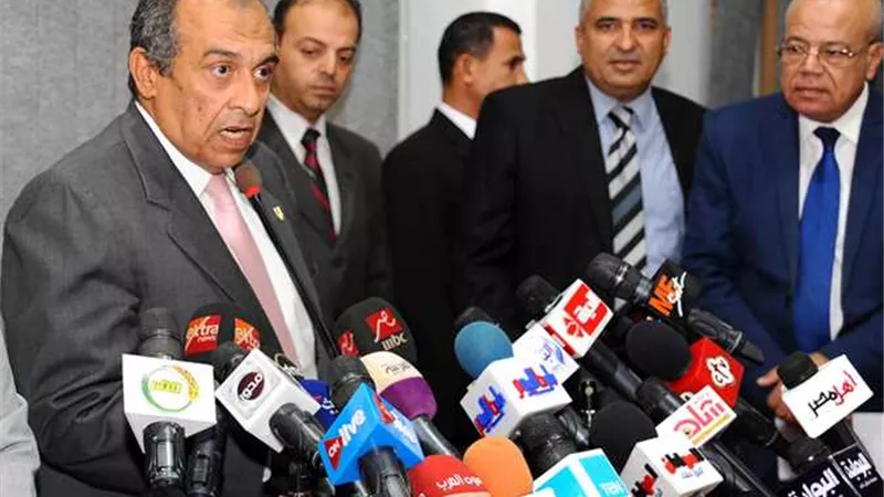 وزير الزراعة يسلم المبعوثين الدوليين شهادت التدريب على برنامج معاملات ما بعد الحصاد