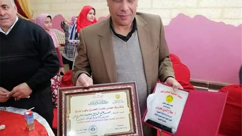 نقابة معلمين قها تكرم مدير تعليم الخانكة لجهوده بالنهوض بالعملية التعليمية