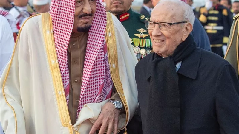 3 قرارات عاجلة من الملك سلمان من قصر قرطاج في تونس
