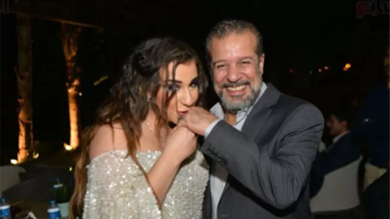 بالفيديو.. شريف منير يسلم ابنته إلى قسم الشرطة .. .. تعرف على التفاصيل